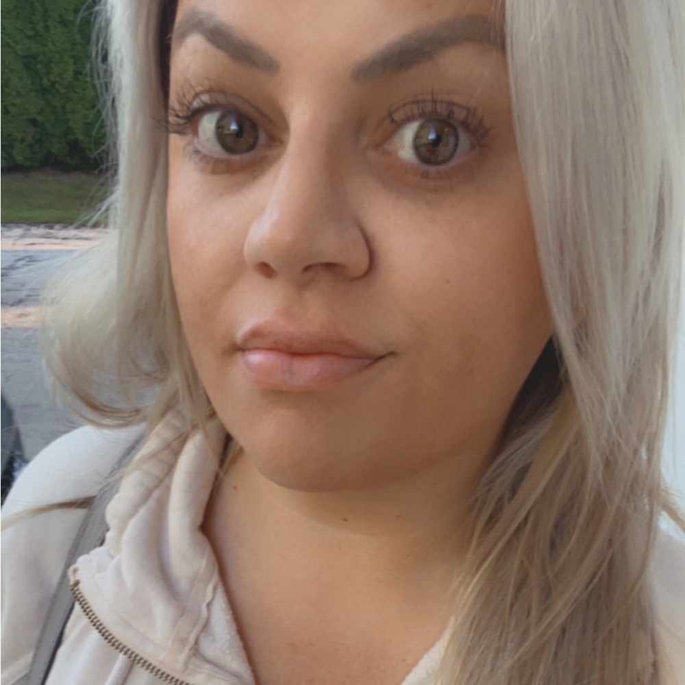 Meet your Posher, Brittney